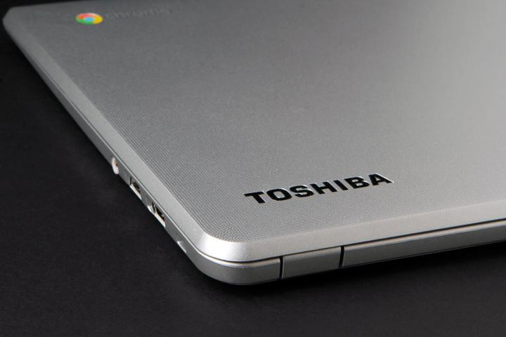 Toshiba Chromebook 2 corner