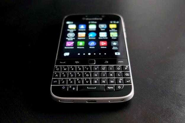 BlackBerry Classic bottom
