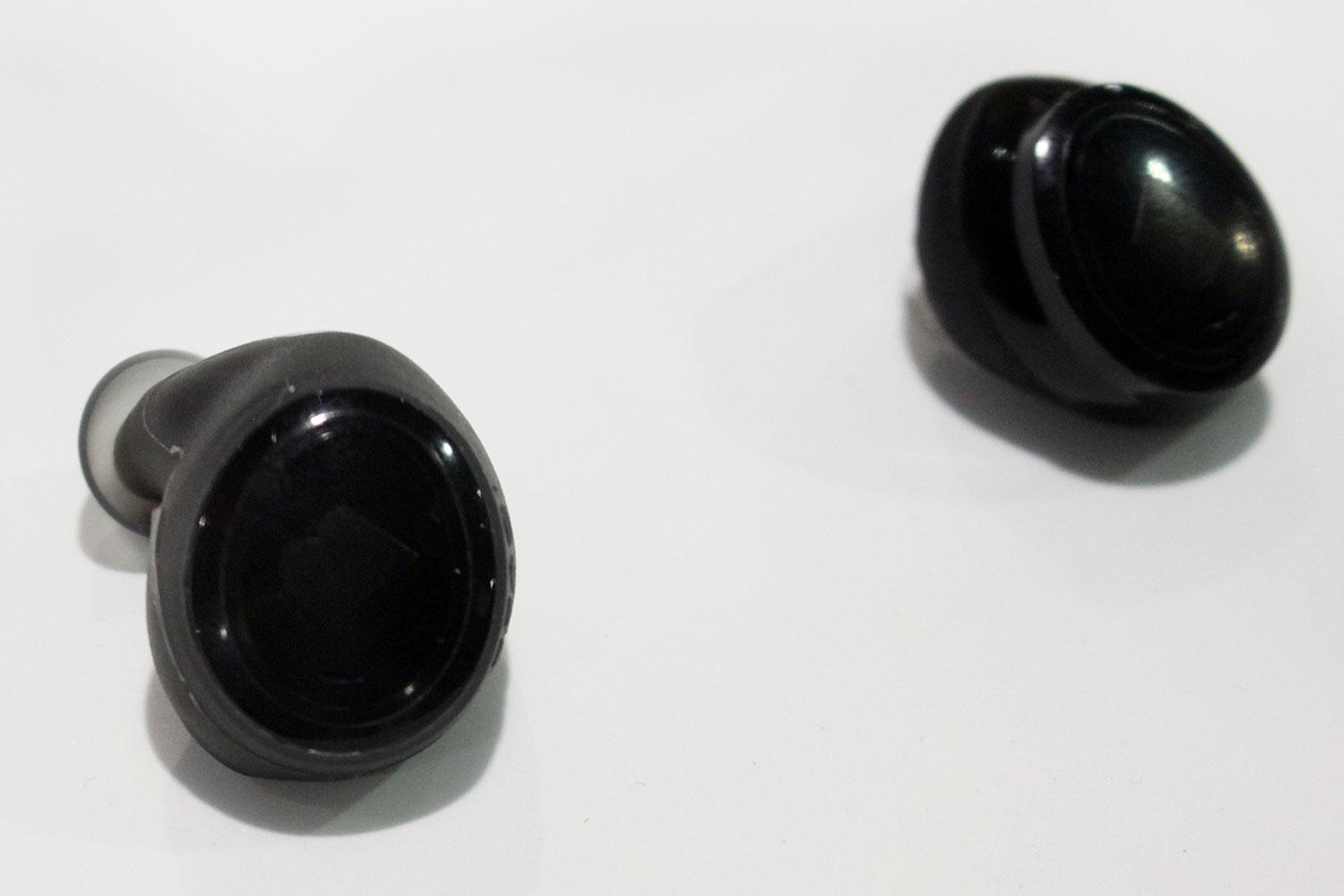 feature packed dash headphones surface at ces bragi 1