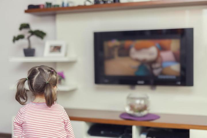 viacom takes nickelodeon stand alone streaming no subscription little girl watching tv