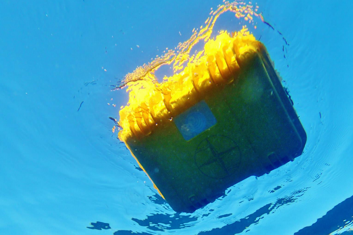 drytunes waterproof speaker case dust shock beach boat drybox1