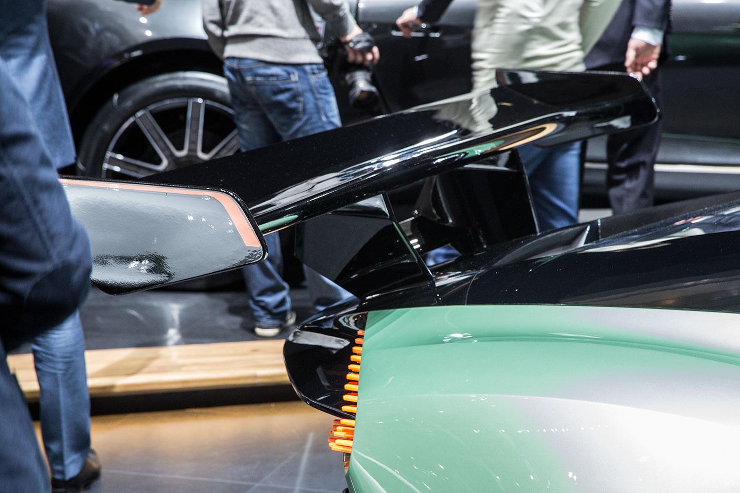 aston martin vulcan official spec pictures and performance 4