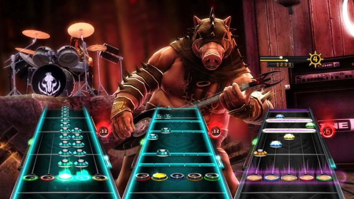 The player battles against other rockers in Guitar Hero.