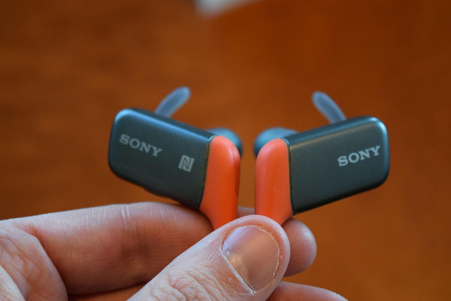 Sony MDR AS600BT hands on 1