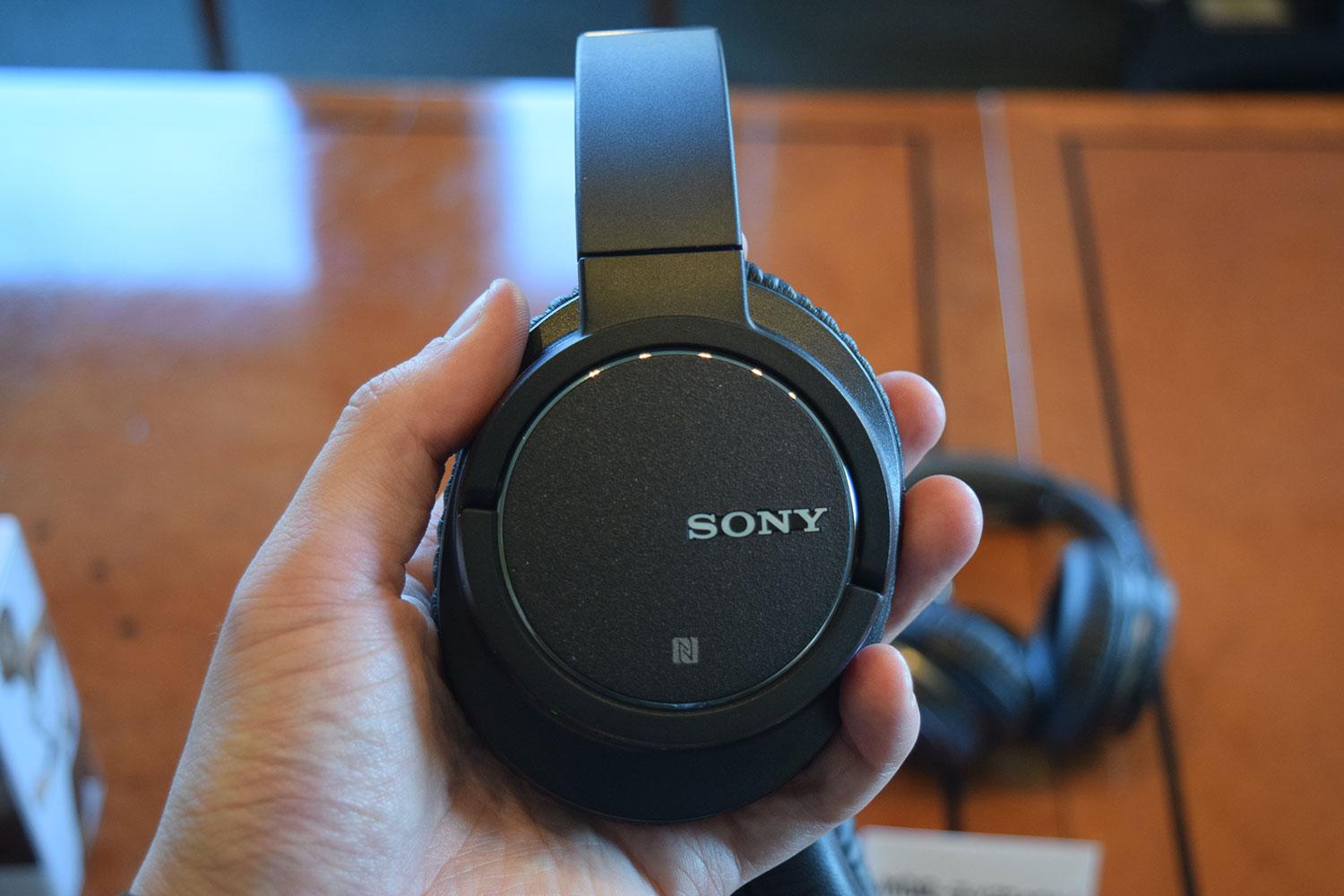 Sony MDRZX770BN hands on 2