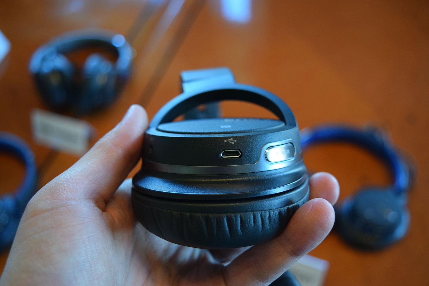 Sony MDR-ZX770BT hands on 6