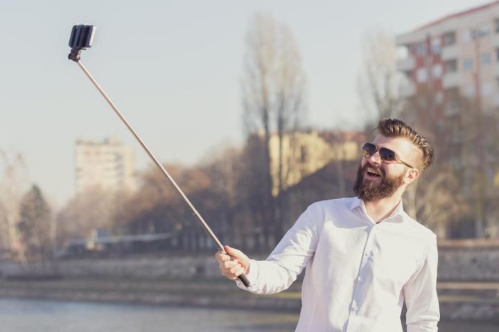 now even nikon is getting into the selfie stick game