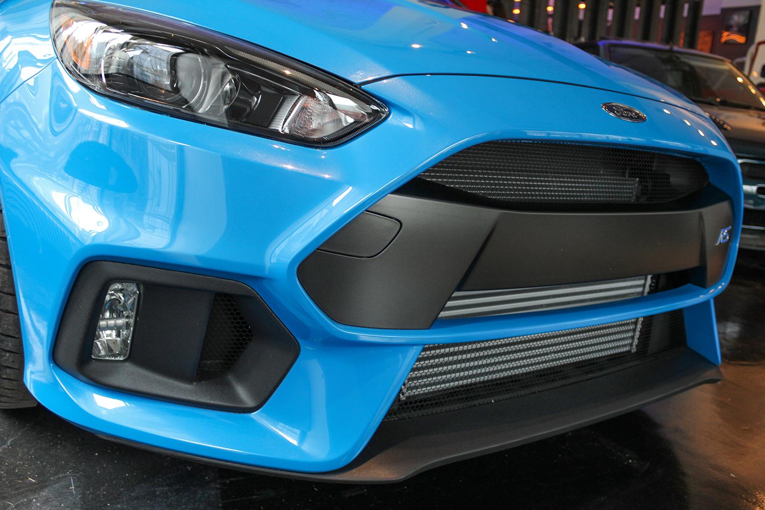 2016 Ford Focus RS blue grill