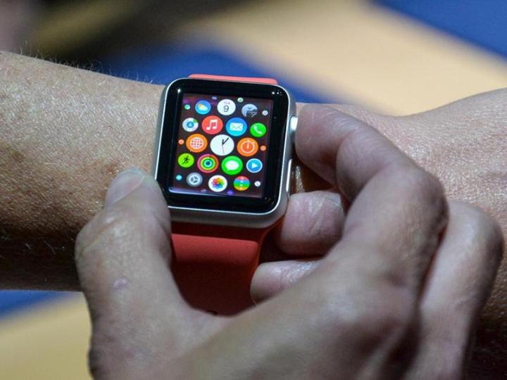 apple planning pop up shops for its watch on wrist