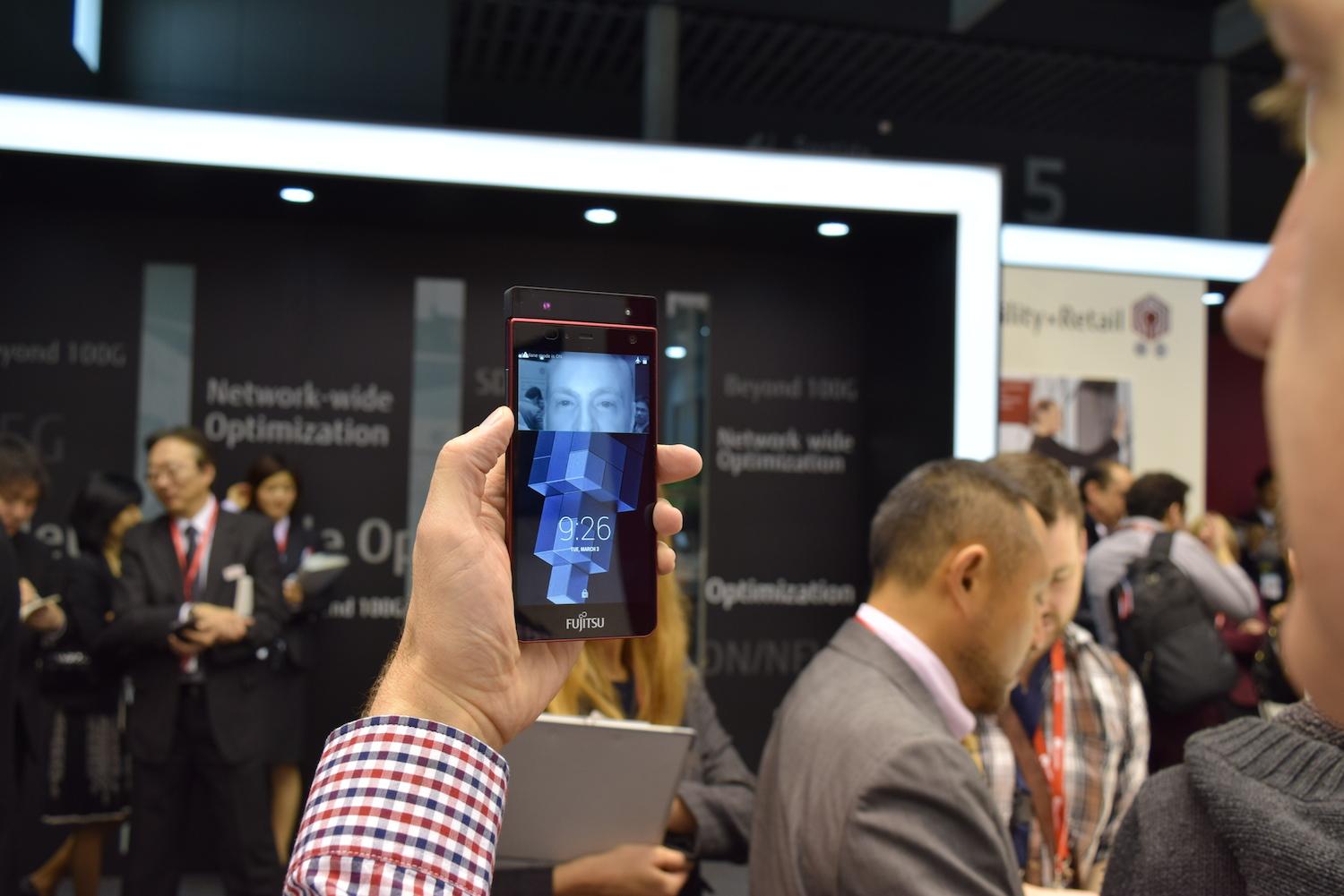amazing iris scanner lets you unlock your phone and pay bills with eyes delta id fujitsu