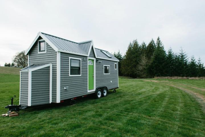tiny heirloom makes luxury homes on wheels home exterior