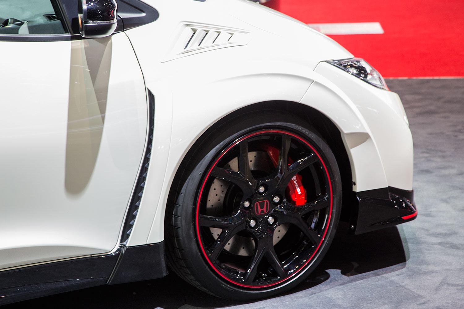 honda civic type r official pictures specs and performance 8