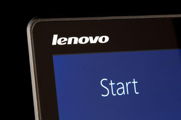 Lenovo Yoga 3 top logo