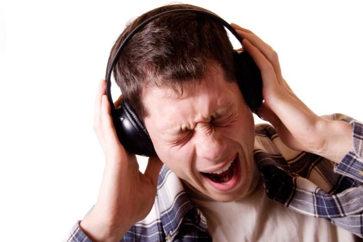 who tells youth to love their ears turn down headphones music too loud