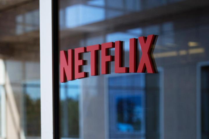 netflix downloads for offline viewing theaters should stop boycotting