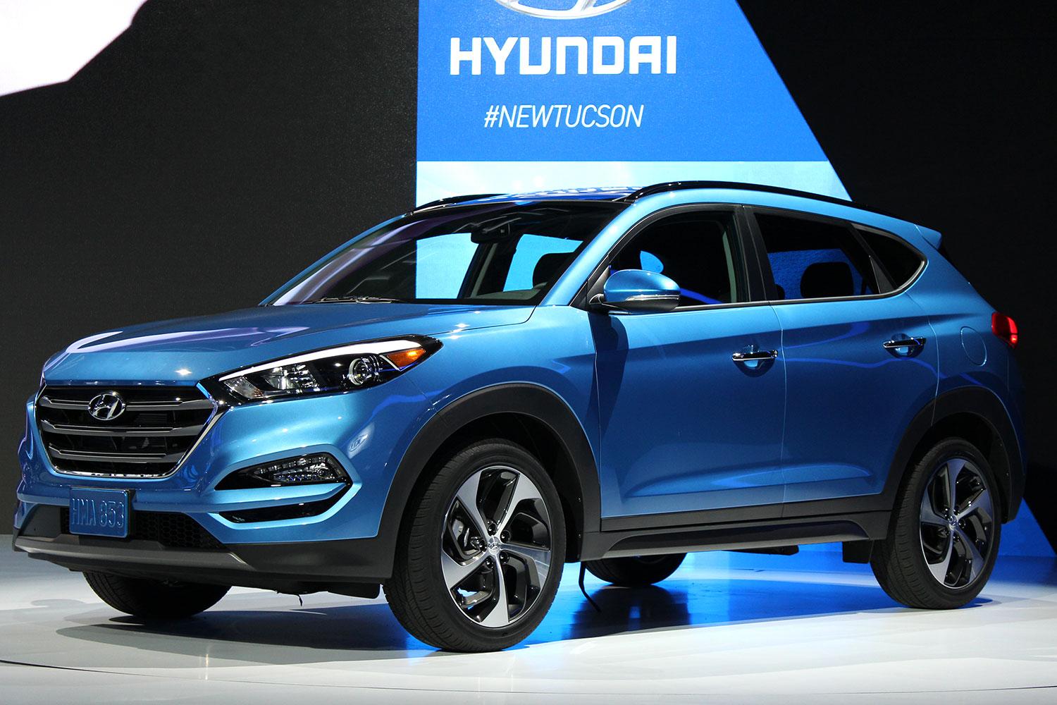 2016 Hyundai Tuscon front side angle