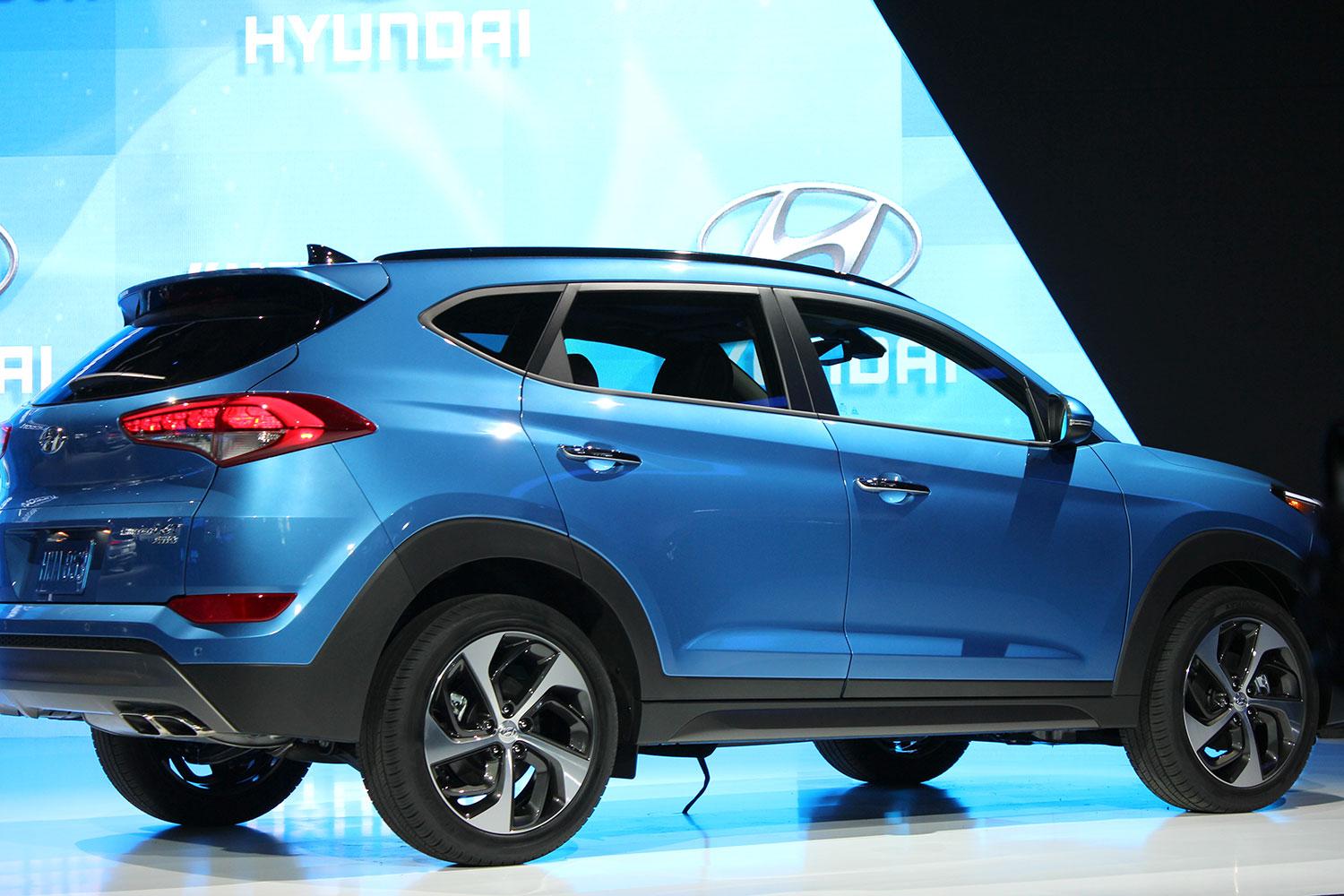 2016 Hyundai Tuscon side