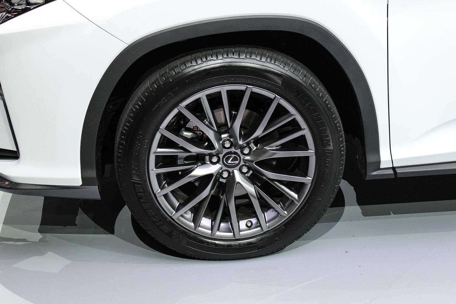 2016 Lexus RX tire