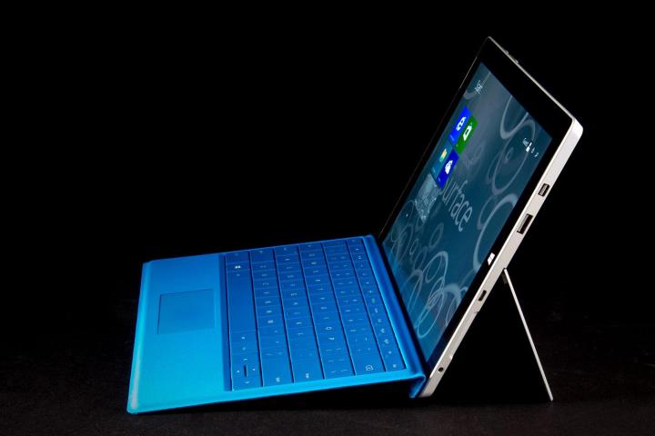 Microsoft Surface 3 right side