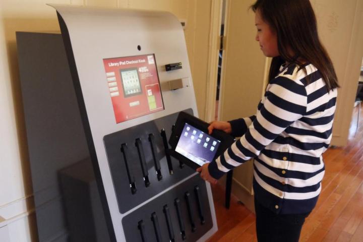 drexel university unveils vending machine for ipads ipad