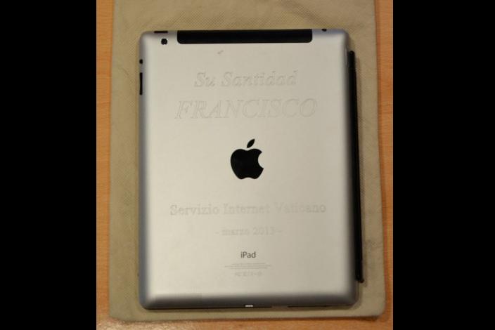 pope ipad sold at auction news