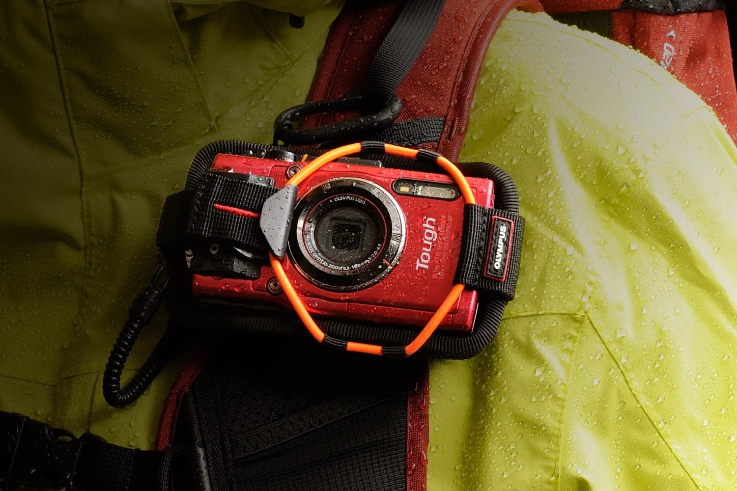 olympus tg 4 is first rugged compact to shoot uncompressed raw photos waterfall trecking tg4 2