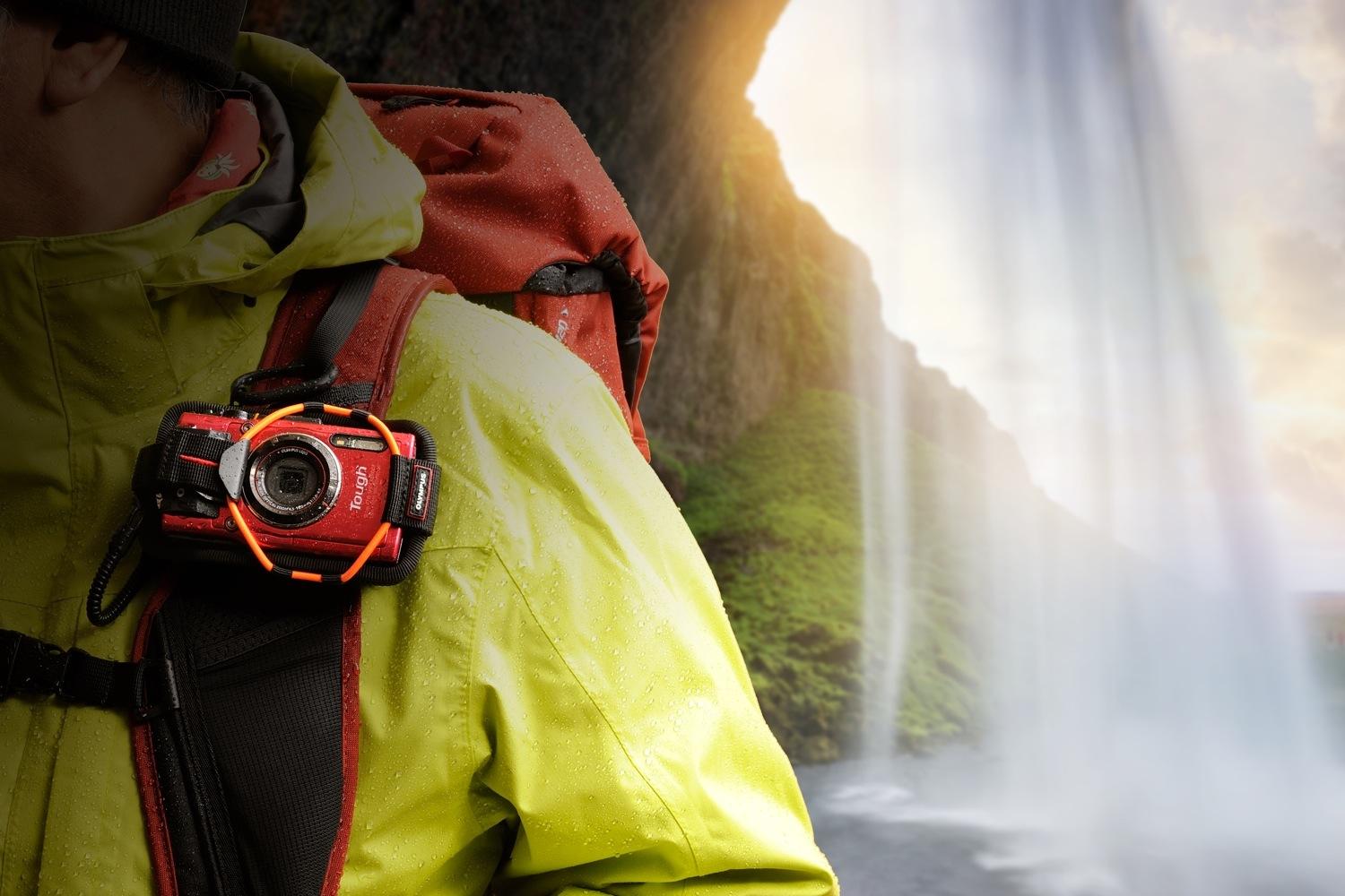 olympus tg 4 is first rugged compact to shoot uncompressed raw photos waterfall trecking tg4