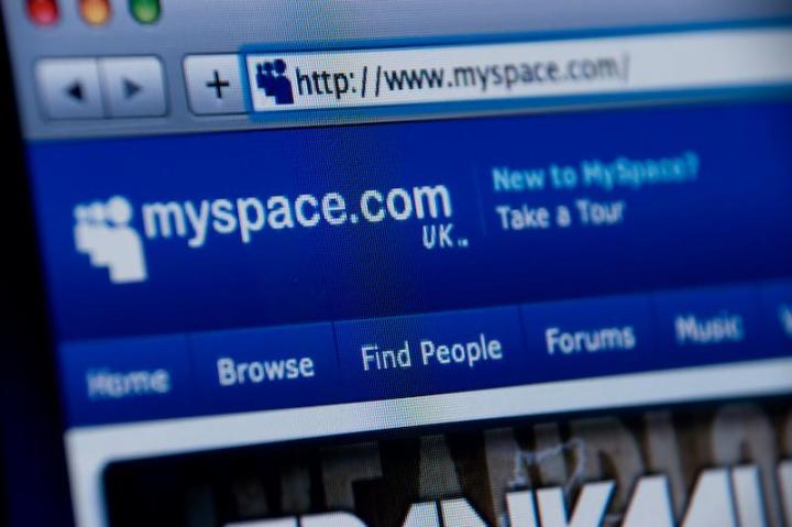 former myspace ceo reveals what facebook did right to dominate social media