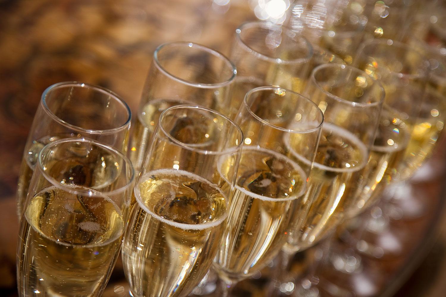 Pro tips on how to serve & enjoy Champagne