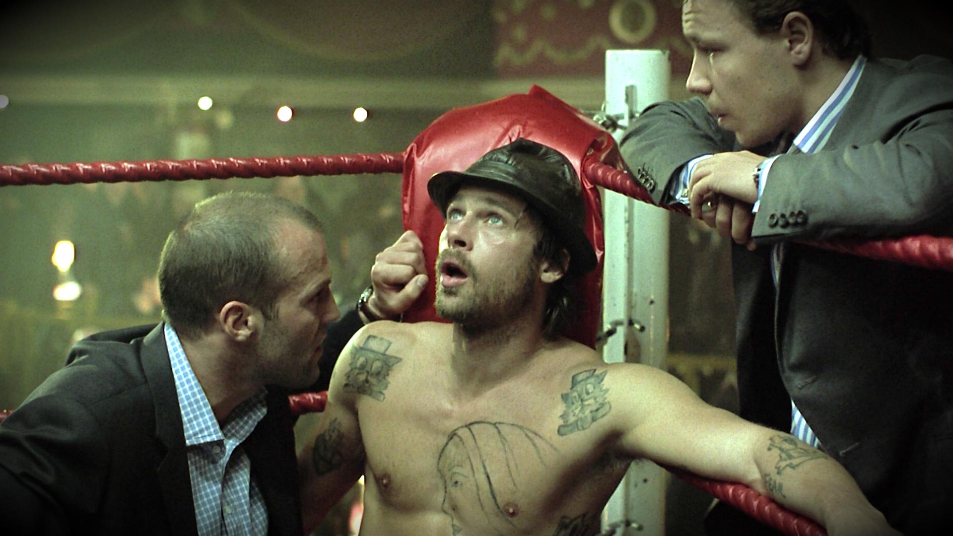 Brad Pitt em um ringue de boxe em uma cena de Snatch.