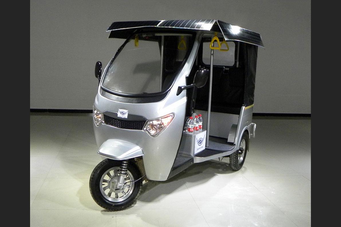 pakistan zar motors electric powered rickshaw solar 001