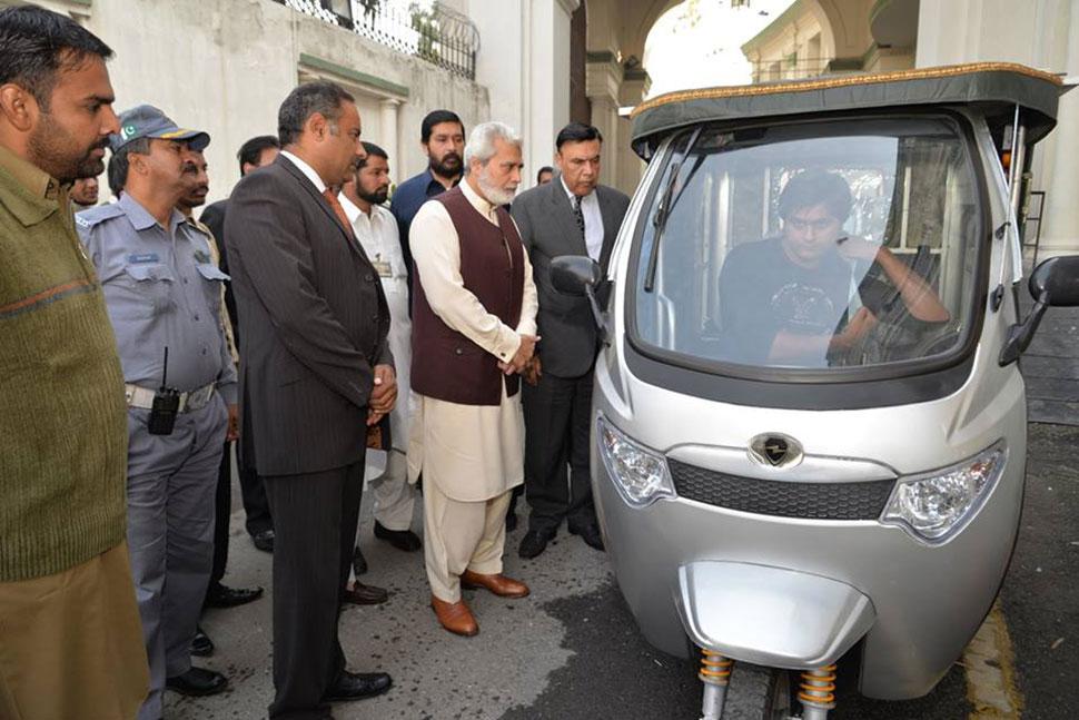 pakistan zar motors electric powered rickshaw solar 007