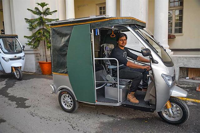 pakistan zar motors electric powered rickshaw solar 008 v2