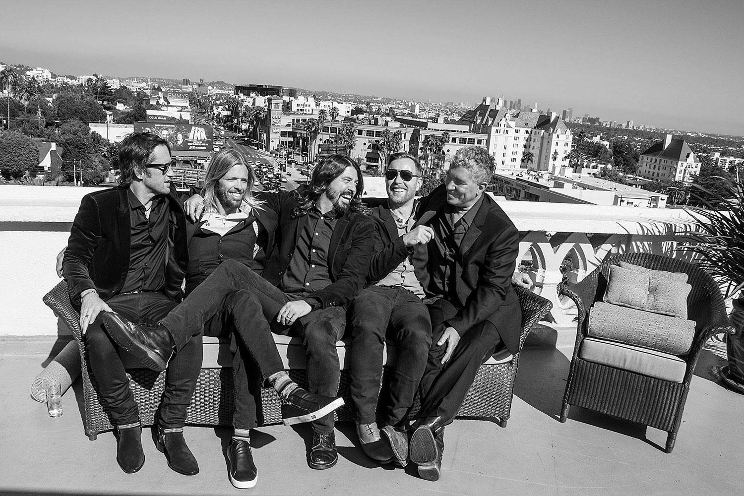 foo fighters release new ep for paris victims audiophile7