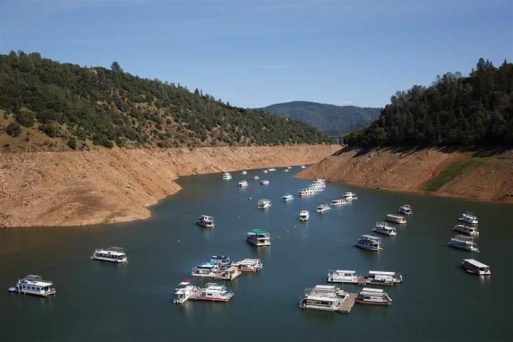 drone video of low water level shows droughts effect on californias reservoirs nbcnews lakeoroville