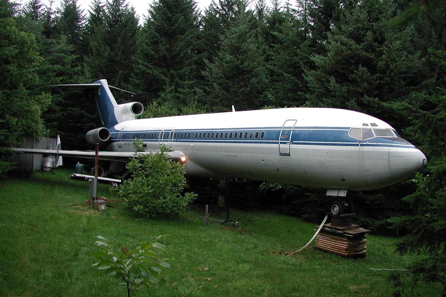 retreat from society and relax in these idyllic cabins around the world airplane home1