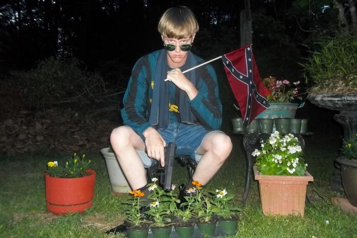 Dylann-Roof-Charleston-Shooter-confederate-flag-photo