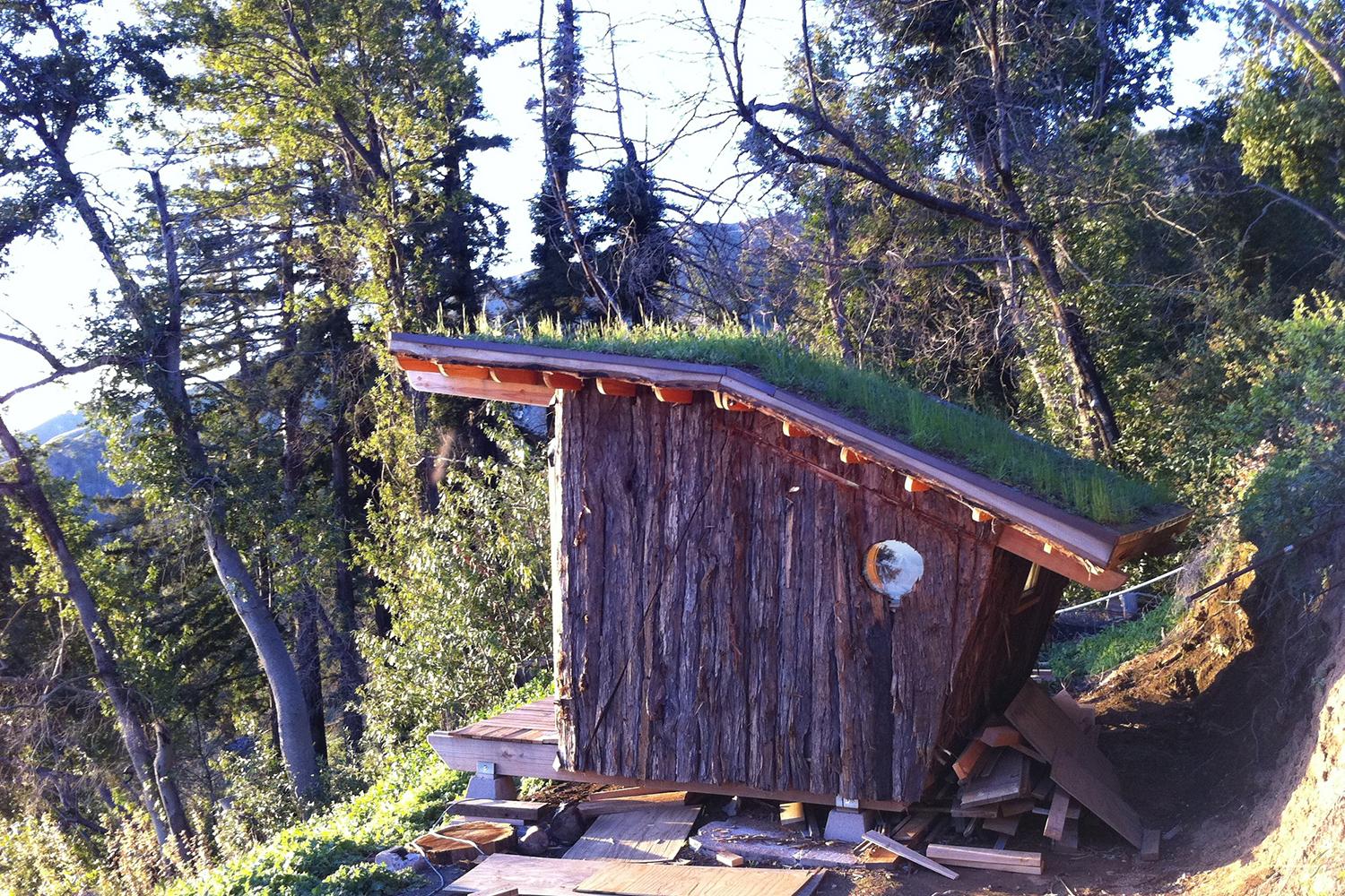 retreat from society and relax in these idyllic cabins around the world hawk house 6