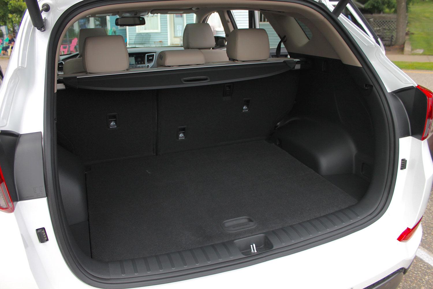 2016 Hyundai Tuscon Limited trunk