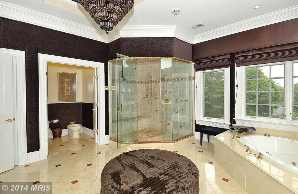 homes with their own shark tanks gilbert arenas sharks 22