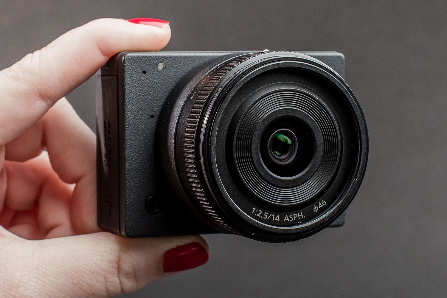 z camera startup unveils worlds smallest 4k interchangeable lens cam zcam 1013 72dpi 20150713