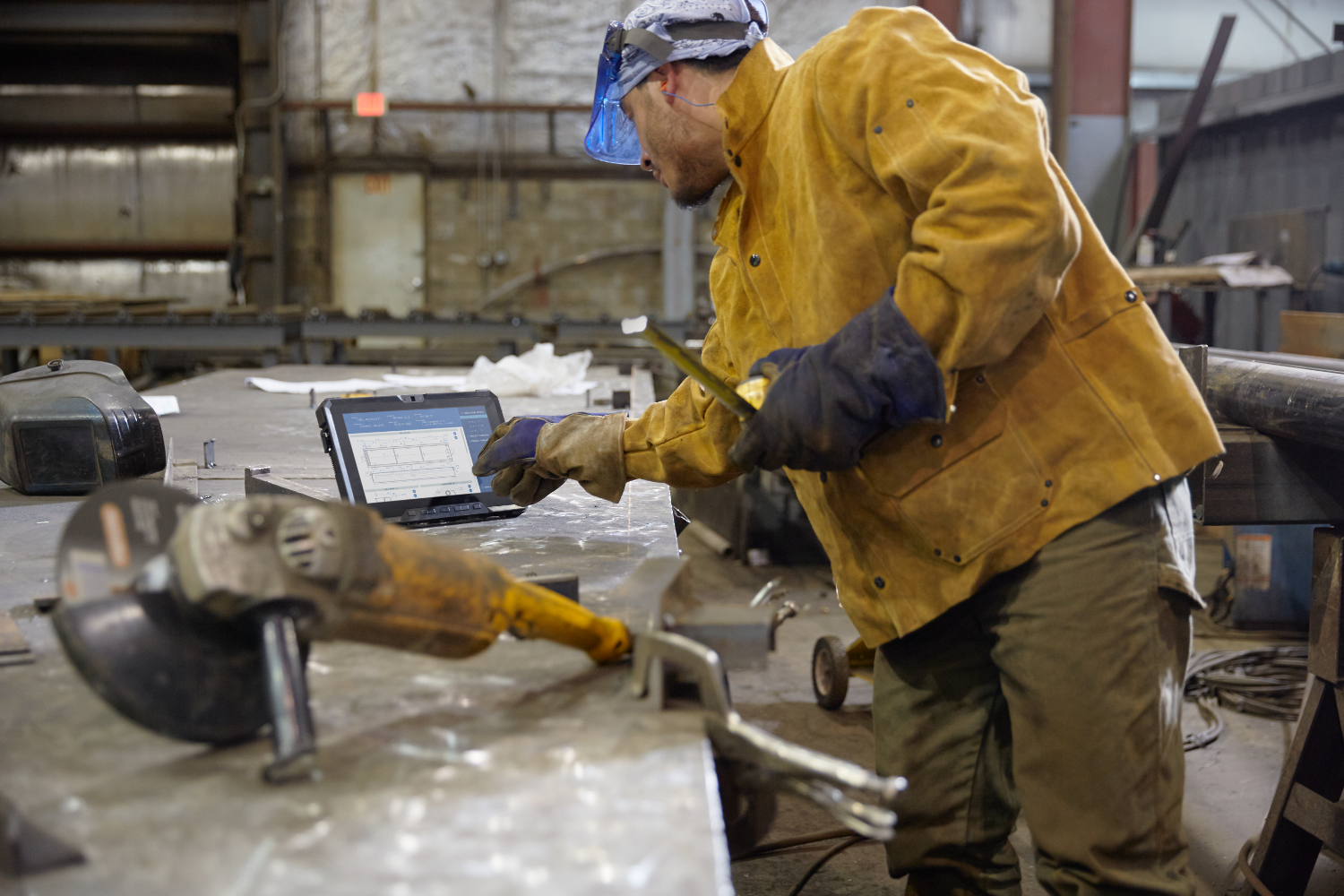 tough stuff dells new latitude 12 rugged tablet is the right tool for any job welders 2