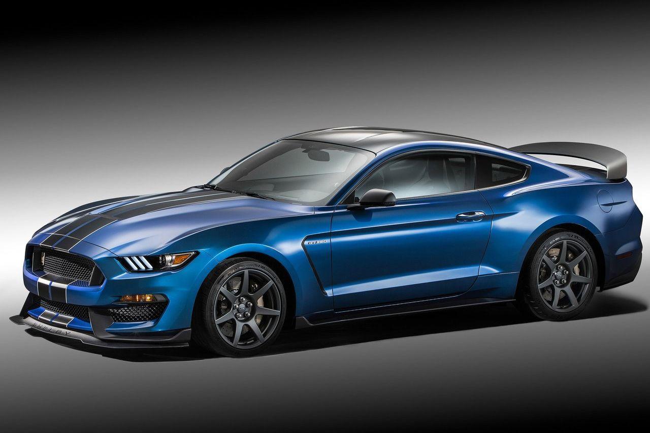 2016 Shelby GT350R front angle