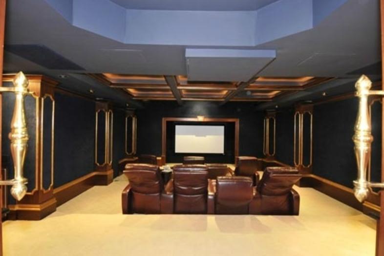 50 cent filed for bankruptcy still has his 52 room mansion movie theater