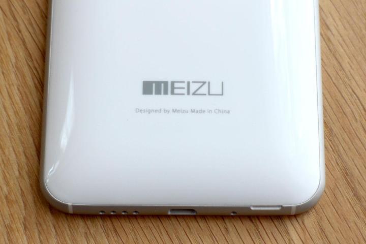 Meizu MX4 with Ubuntu back bottom