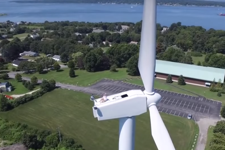 want some peace and quiet on a wind turbine not chance says drone pilot screen shot 2015 08 29 at 10 21 33 am