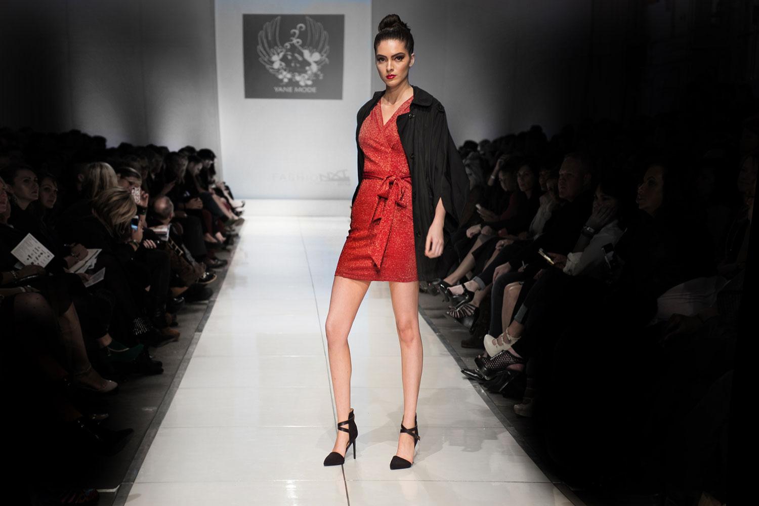 wearable tech fashion short for wtf yane mode runway show look3a