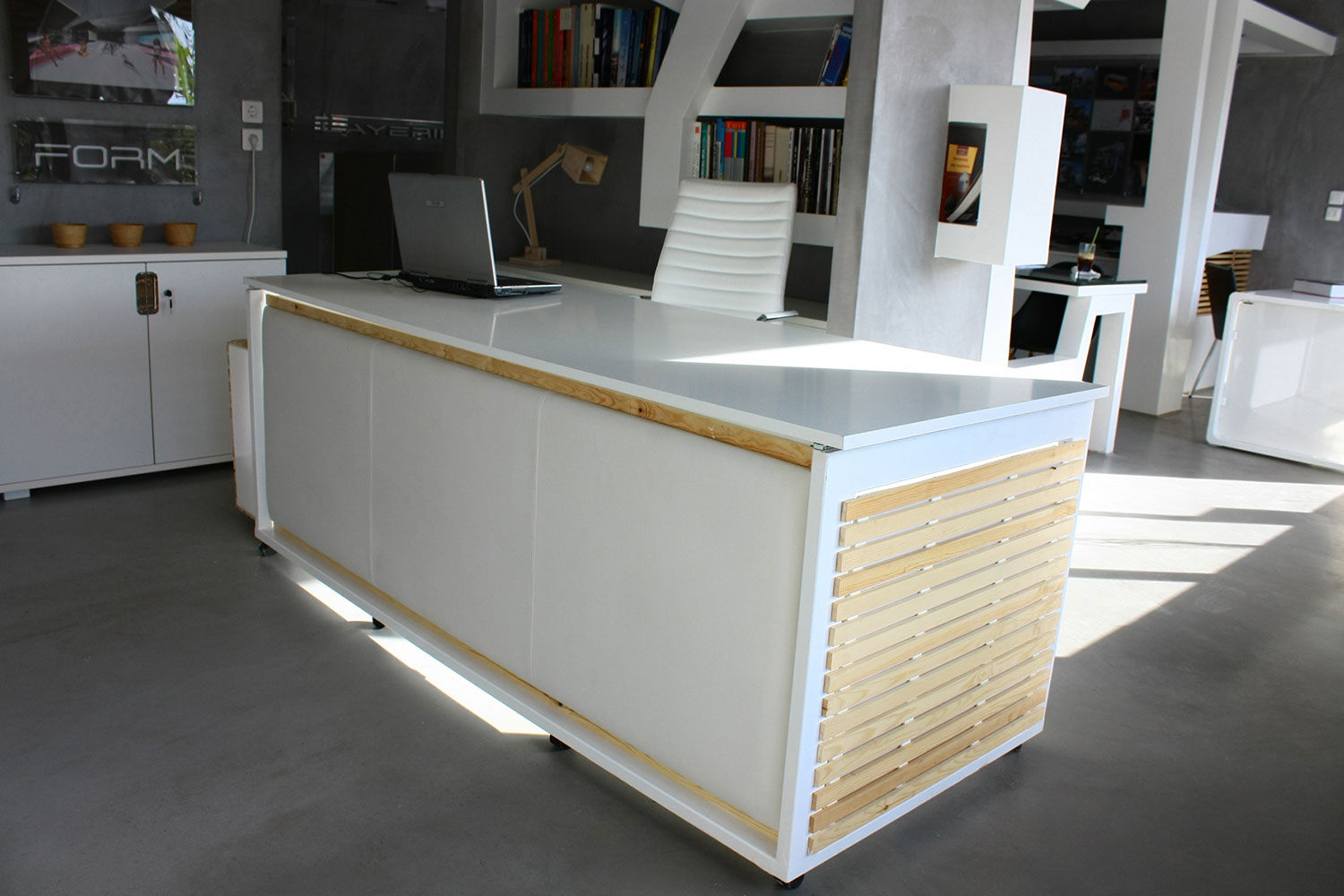 this bed desk would make it easy to nap at work 1  6 s m of life 004