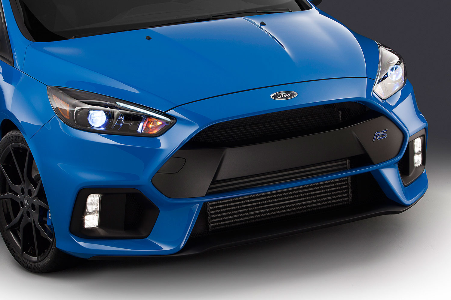 ford focus rs pricing performance specs news 16fordfocusrs 04 hr