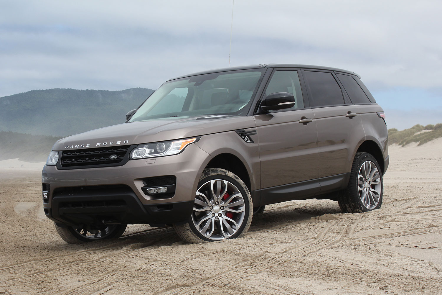 Range Rover 2015  công nghệ mới thêm sức mạnh
